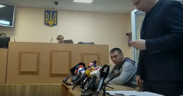 "Лежать, Бандера": Арестован полицейский Мельников избивший нациста "С14"