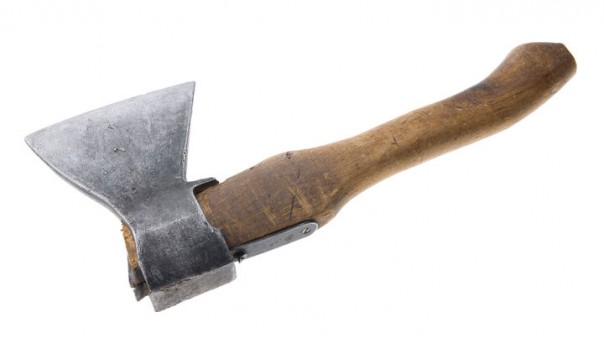 Подросток из Севастополя зарубил мать и бабушку, приняв их за демонов