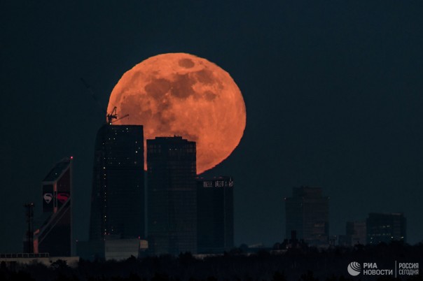 Источник рассказал о планах России по добыче полезных ископаемых на Луне