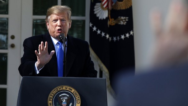 В США 16 штатов через суд оспорили решение Трампа ввести режим ЧП