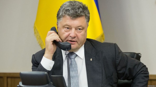 В сеть слили разговор президента Порошенко с чиновником