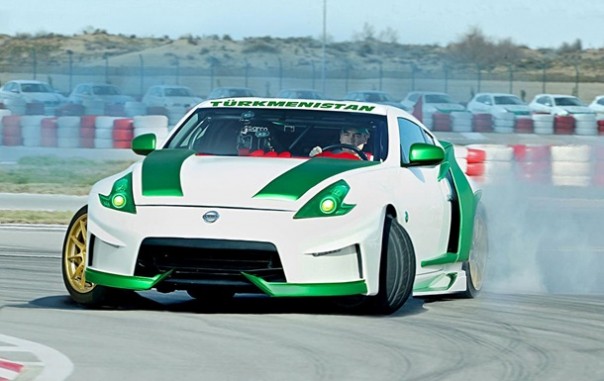Президент Туркмении подрифтовал на спорткаре