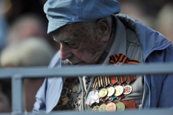 «Вы с нацизмом не воевали». Пенсионный фонд России отказался платить надбавку ветерану, освобождавшему Украину от бандеровцев