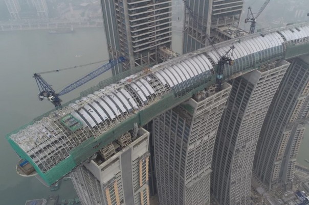 В Китае завершается строительство горизонтального небоскреба