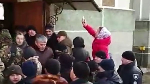 На Украине радикалы и раскольники избили прихожан и захватили храм УПЦ