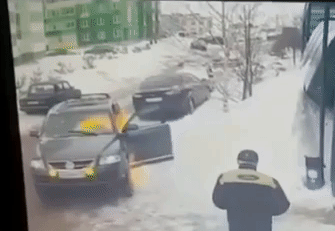 Автомобиль с водителем внутри взорвался в Татарстане — видео