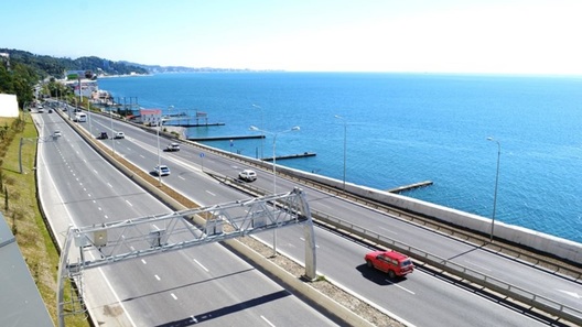 Стало известно, кто будет строить самую дорогую автотрассу России