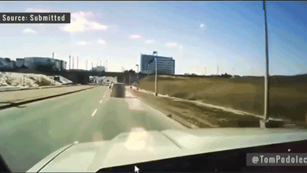 Крушение частного самолета в Канаде попало на видео