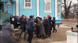 В Киевской и Винницкой области представители ПЦУ и радикалы напали на храм УПЦ и прихожан
