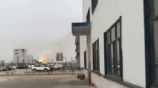 На химзаводе в Китае прогремел взрыв, есть раненые