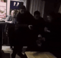 Житель Приморья с бензопилой набросился на посетителей кафе