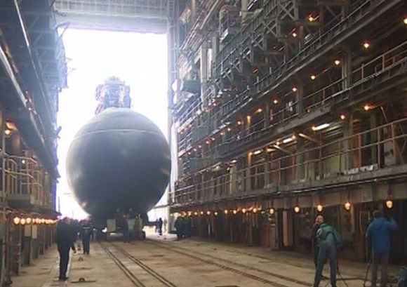 В Санкт-Петербурге торжественно спустили на воду новейшую подлодку «Петропавловск-Камчатский».