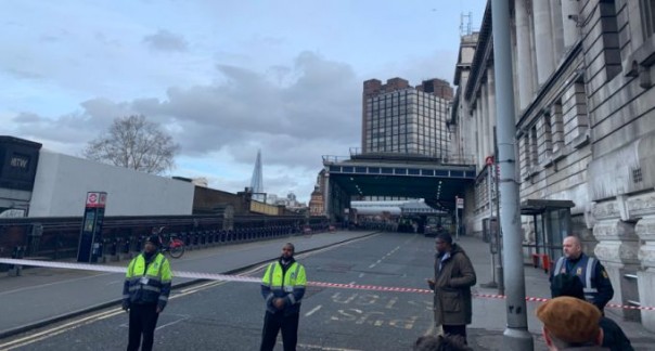 Самодельные бомбы нашли у двух аэропортов и на вокзале в Лондоне