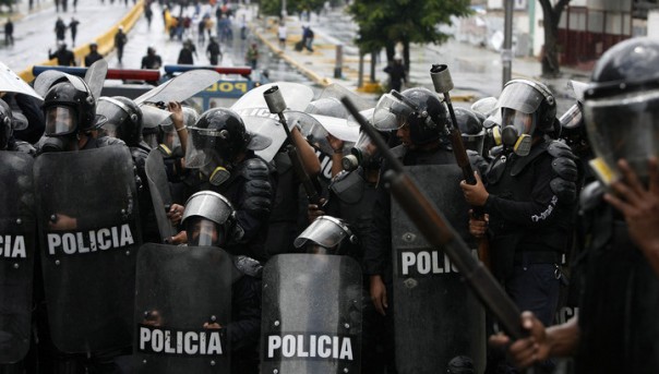 В Венесуэле задержаны двое подозреваемых в атаке на энергосистему страны | В Венесуэле разбился самолет с военными