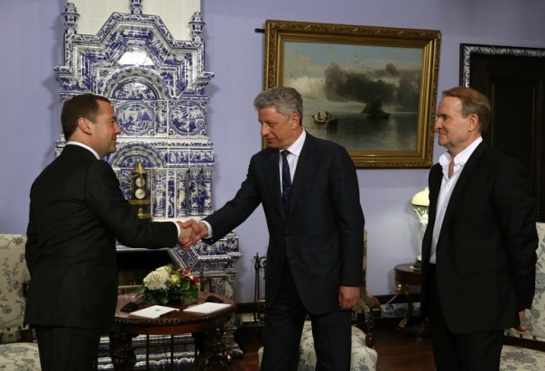 СБУ решила дать правовую оценку визиту Бойко и Медведчука в Россию