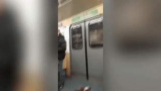 Объявлен в розыск "Халк", выбивший кулаком стекло в метро