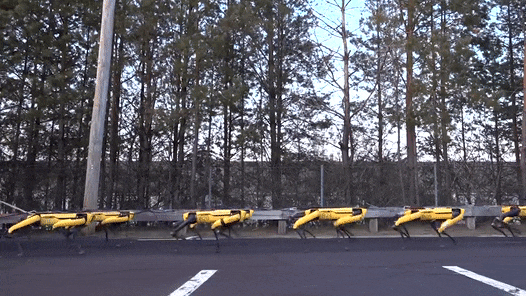 В Boston Dynamics показали, как их роботы тянут за собой грузовик