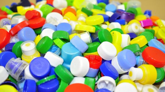 Учёные из России и Индии создали долговечный, прочный и безопасный биопластик