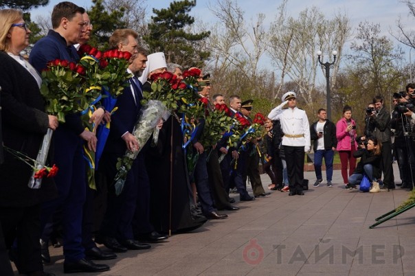Историю невозможно переврать и переписать. Смутные дни скоро пройдут: Одесса празднует 75-летие освобождения города от фашистов