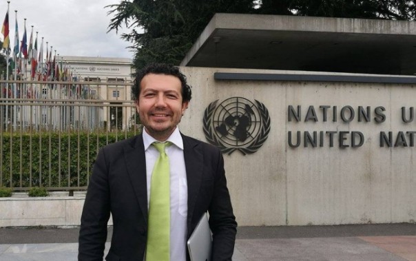 Из-под стражи выпустили профессора, разбившего доску литовскому нацисту