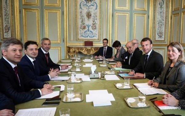 У Зеленского показали встречу с Макроном