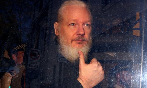 У Ассанжа новые неприятности: Эквадор подозревает его в шпионаже