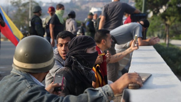 Операция "Свобода" дубль #3: от кровопролития Венесуэлу спасает лишь выдержка армии | Основатель ЧВК Blackwater предлагал свергнуть власть в Венесуэле