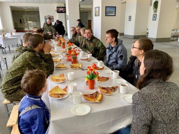 Ямальские студенты узнали, как служат их земляки в Екатеринбурге