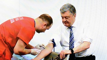 Понравилось. Порошенко еще раз сдал анализы, Зеленский отказался