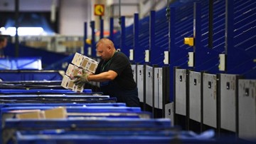 Ретейлеры предложили обложить посылки из-за рубежа единым сбором