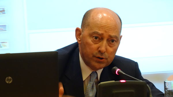 Экс-главком НАТО призвал к полному запрету въезда россиян в США