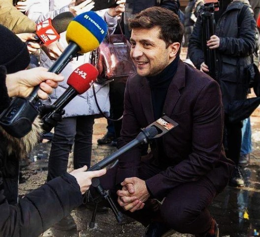 Европа потребовала от Зеленского вернуть многомиллиардные долги, взятые Порошенко