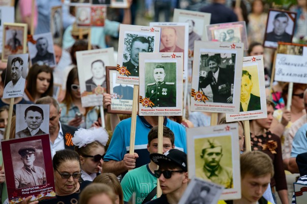 В Кремле обратили внимание на инициативу о переносе "Бессмертного полка"