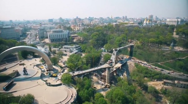 Как киевские власти мост украли