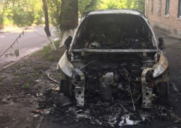 В Киеве сожгли машину главреда телеканала «TVi»
