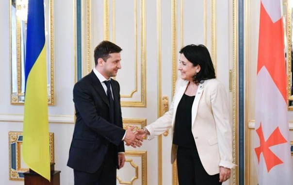 Курс в НАТО и Европу. Зеленский провел первые переговоры | У Зеленского считают, что Украина может обойтись без транша МВФ