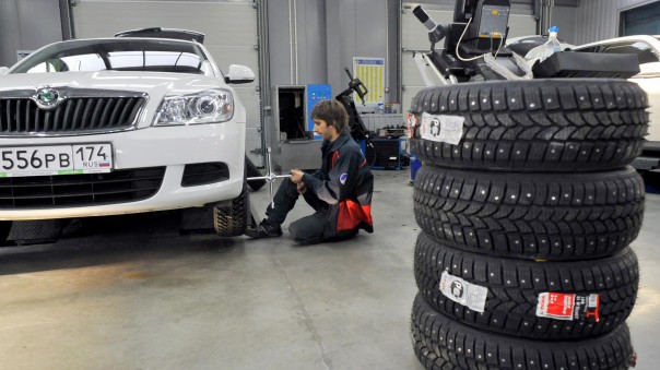 Закатают в стандарт: асфальт защитят от шипованных шин