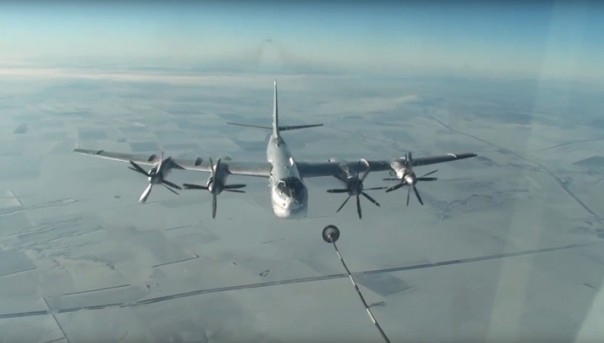 Российские стратеги опять пролетели вдоль побережья Аляски
