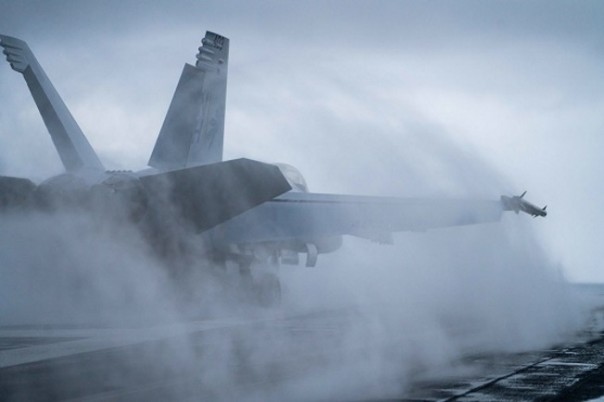 Ударные группы США на входе и выходе Северного морского пути