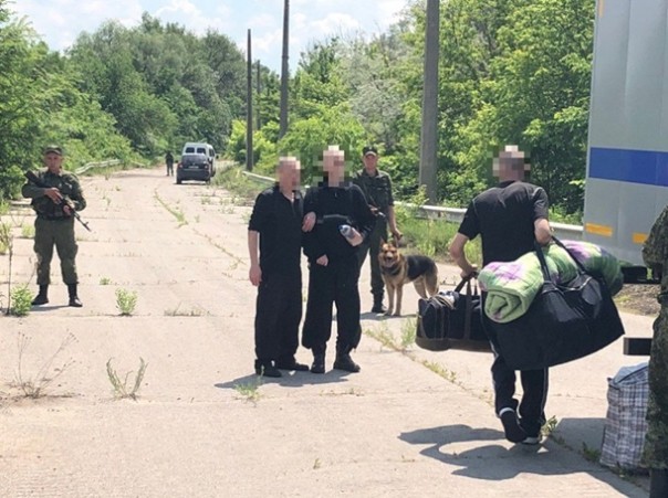 ЛНР передала Киеву еще 60 заключенных, осужденных до 2014 года