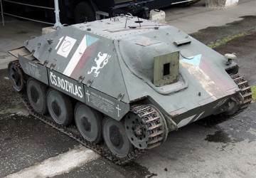 Пражское восстание. Бронечасти восставших.