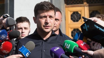 Визит на инаугурацию Зеленского подтвердили пять президентов