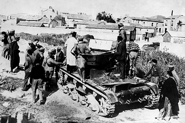 Семен Осадчий: как красноармеец совершил первый в истории танковый таран