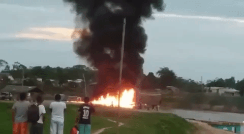 Взрыв прогремел на речном судне в Бразилии, ранено 15 человек