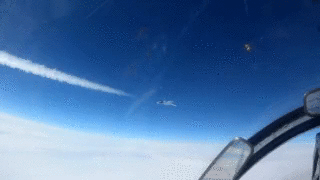 Появилось видео полёта Су-27 и Су-30 на малых высотах