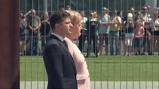 Врач об "электрическом" приступе у Меркель: Она может утратить дееспособность