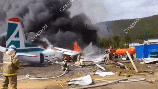 Число пострадавших при аварийной посадке Ан-24 в Бурятии возросло до 21. СМИ рассказали, почему самолёт выкатился за пределы ВПП