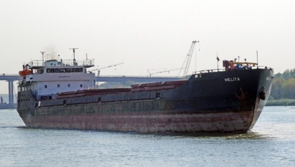 Российский сухогруз из-за шторма вошел в территориальные воды Украины