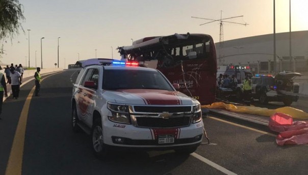 В Дубае туристический автобус попал в аварию: 17 погибших