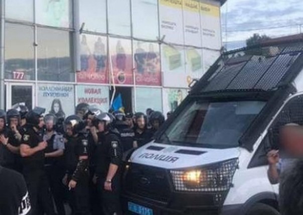 В Харькове произошли массовые столкновения между предпринимателями и АТОшниками